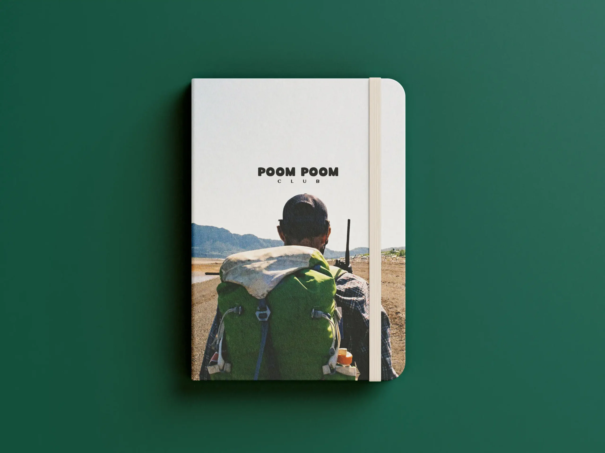 Carnet de notes avec un homme guide de dos